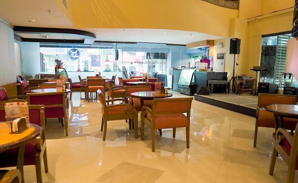 Berjaya Makati Hotel Makati City Exterior photo